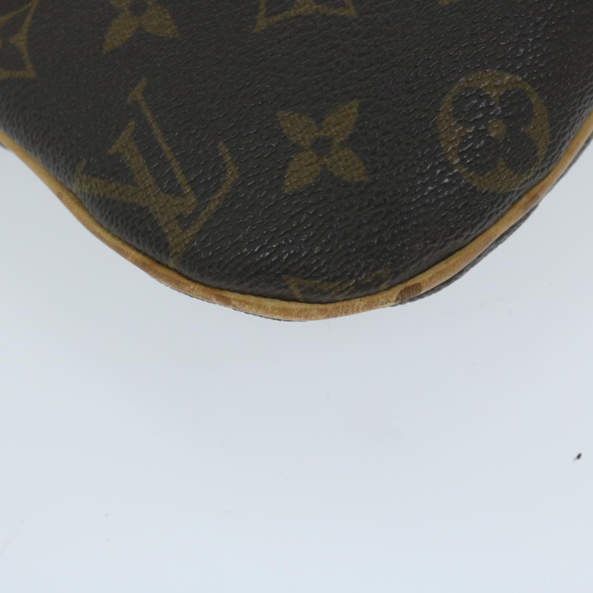 LOUIS VUITTON Monogram Pochette Bosphore Shoulder Bag M40044 LV th4478
