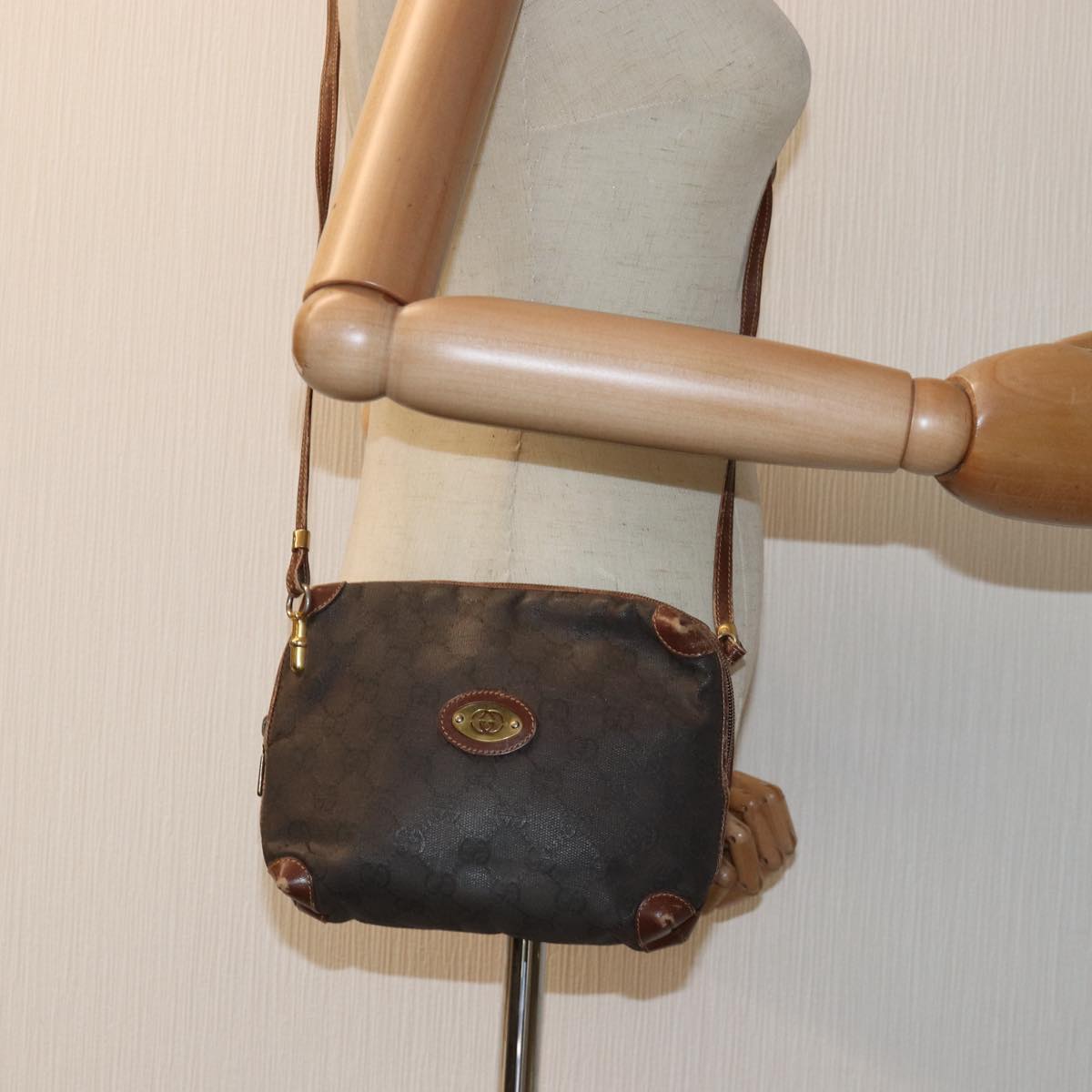 GUCCI GG Canvas Shoulder Bag Brown 007 104 4916 th4893