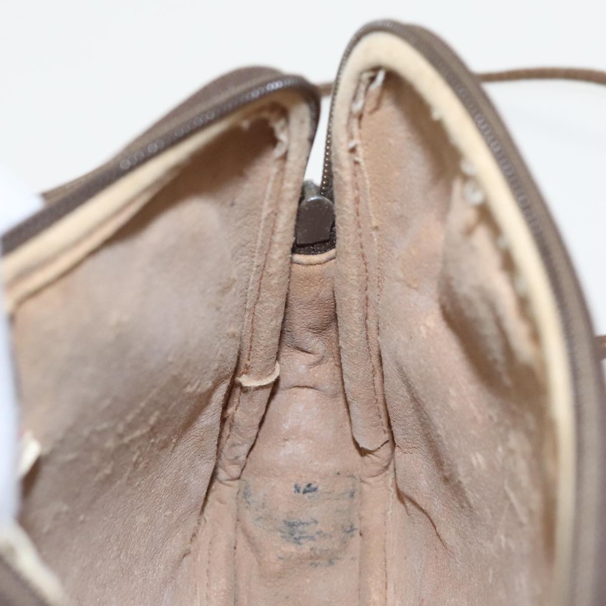 GUCCI GG Supreme Shoulder Bag PVC Beige Gold 97 02 068 th5444