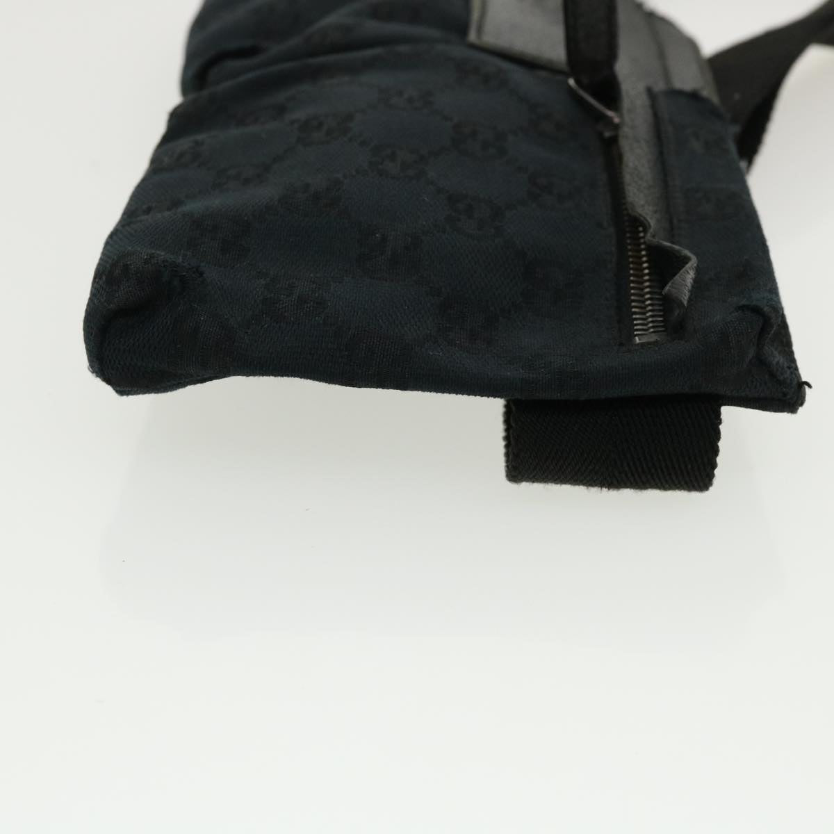 GUCCI GG Canvas Waist Bag Black ti718
