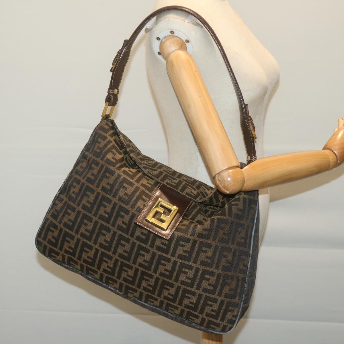 FENDI Zucca Canvas Shoulder Bag Brown Black yk10162