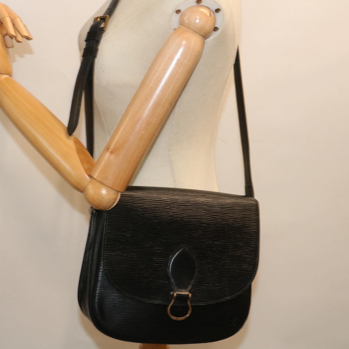 LOUIS VUITTON Epi Saint Cloud GM Shoulder Bag Black M52192 LV yk11746