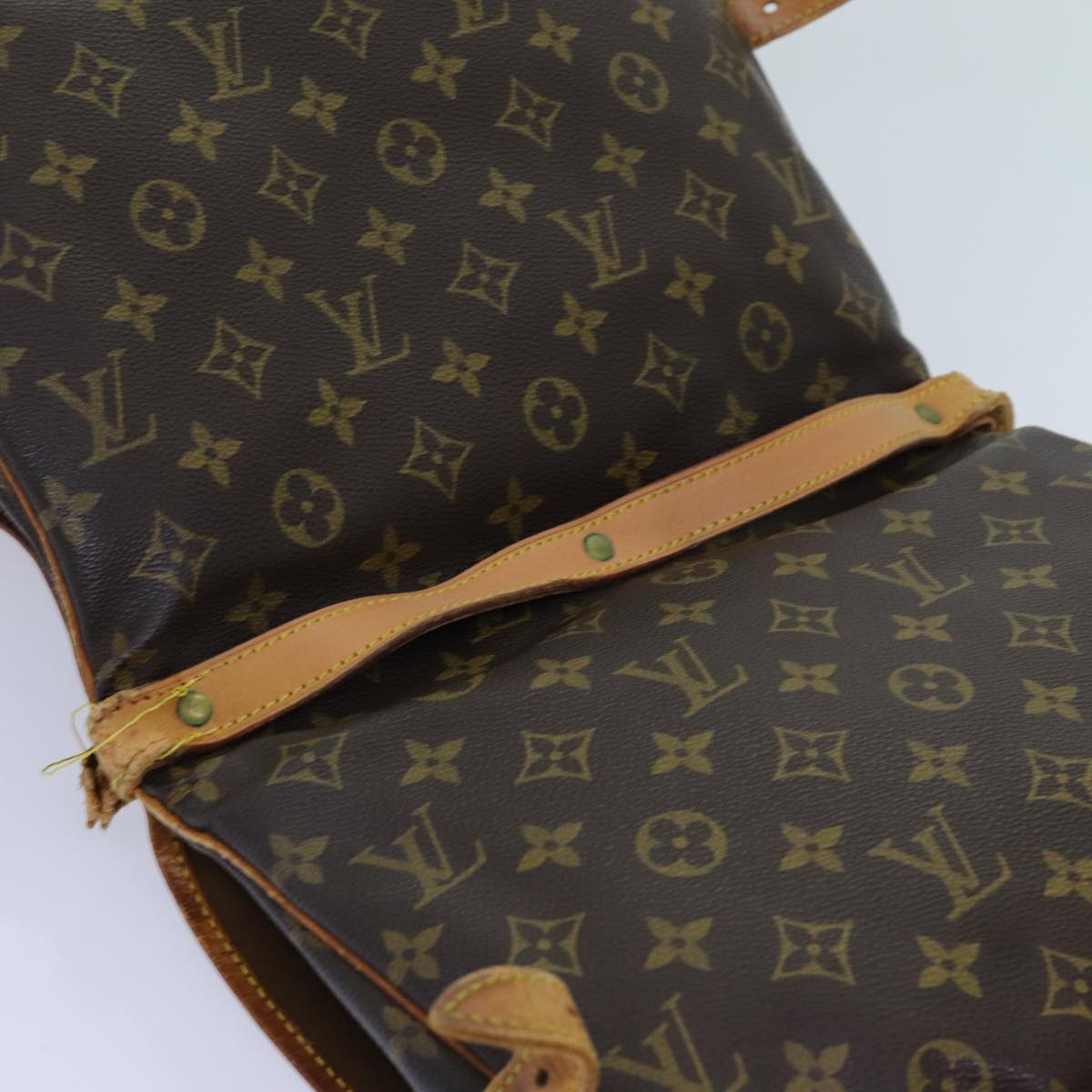 LOUIS VUITTON Monogram Saumur 30 Shoulder Bag M42256 LV yk11804