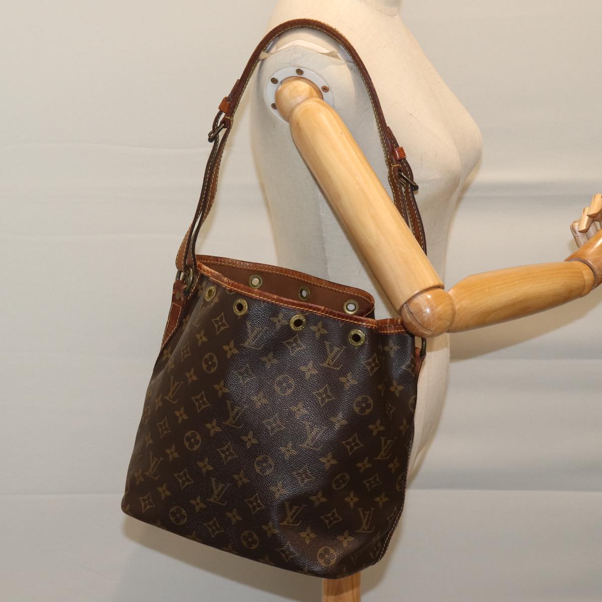 LOUIS VUITTON Monogram Petit Noe Shoulder Bag M42226 LV yk11918