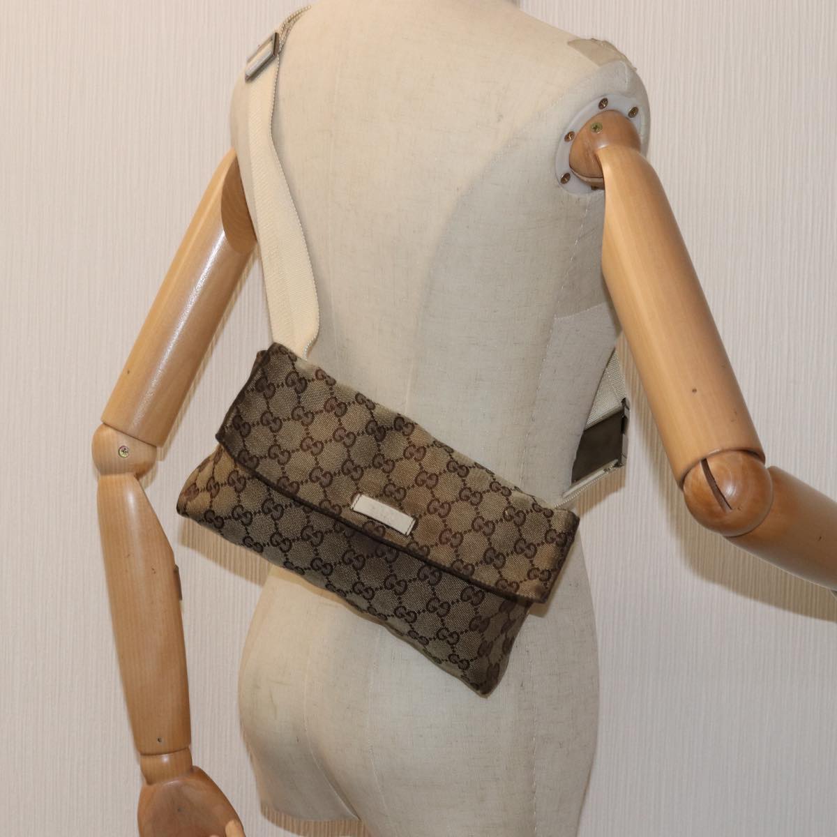 GUCCI GG Canvas Body Bag Beige 146304 yk12616