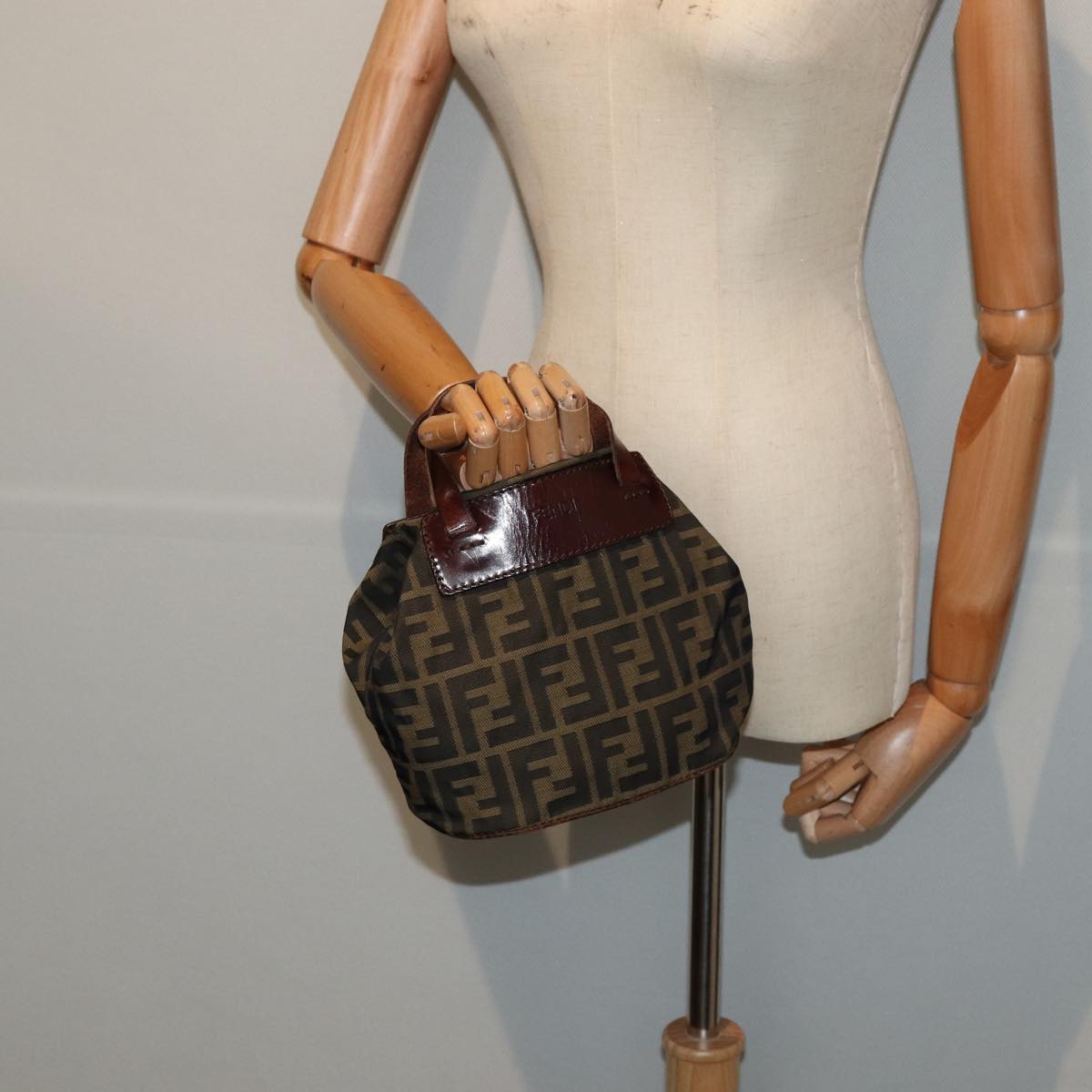 FENDI Zucca Canvas Hand Bag Brown Black yk13929