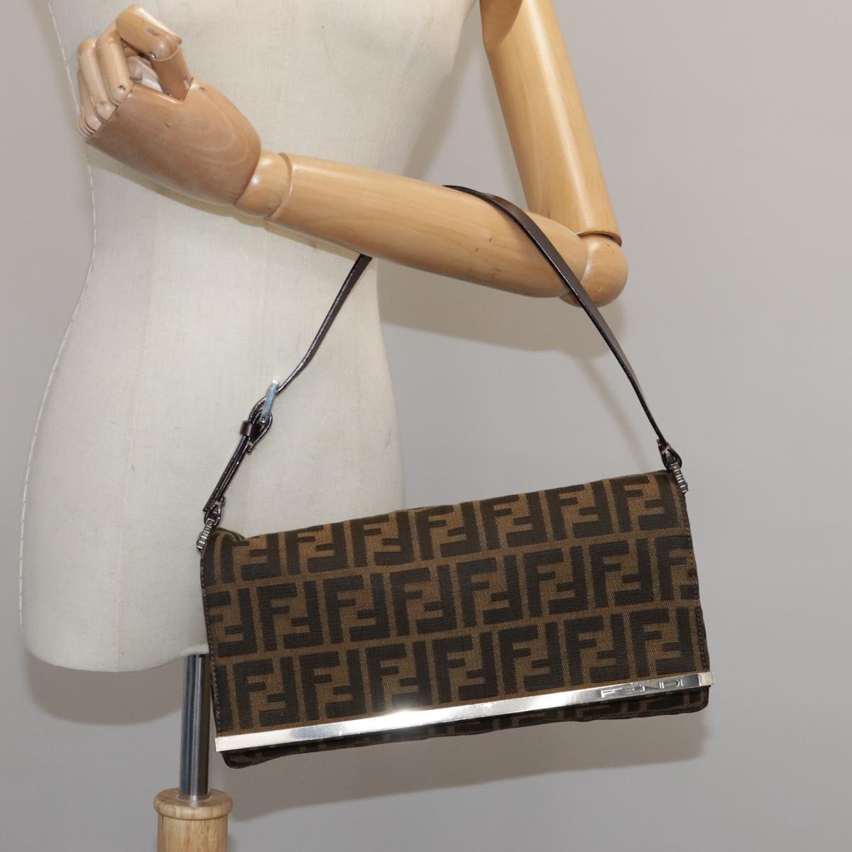 FENDI Zucca Canvas Hand Bag Brown Black yk16512