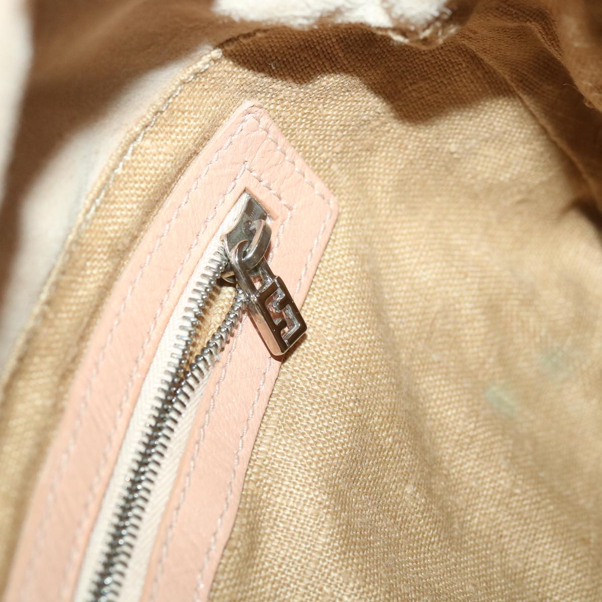 FENDI Mamma Baguette Shoulder Bag Suede Beige yk6145B