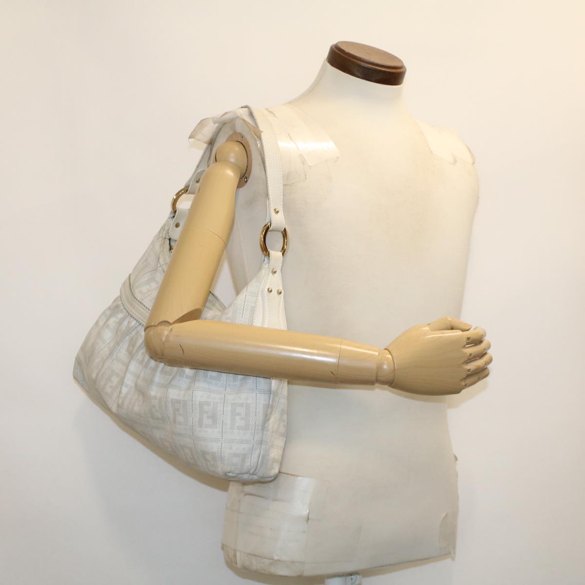 FENDI Punching Shoulder Bag Leather White 2241-8BR448-RM7-068 yk7008B