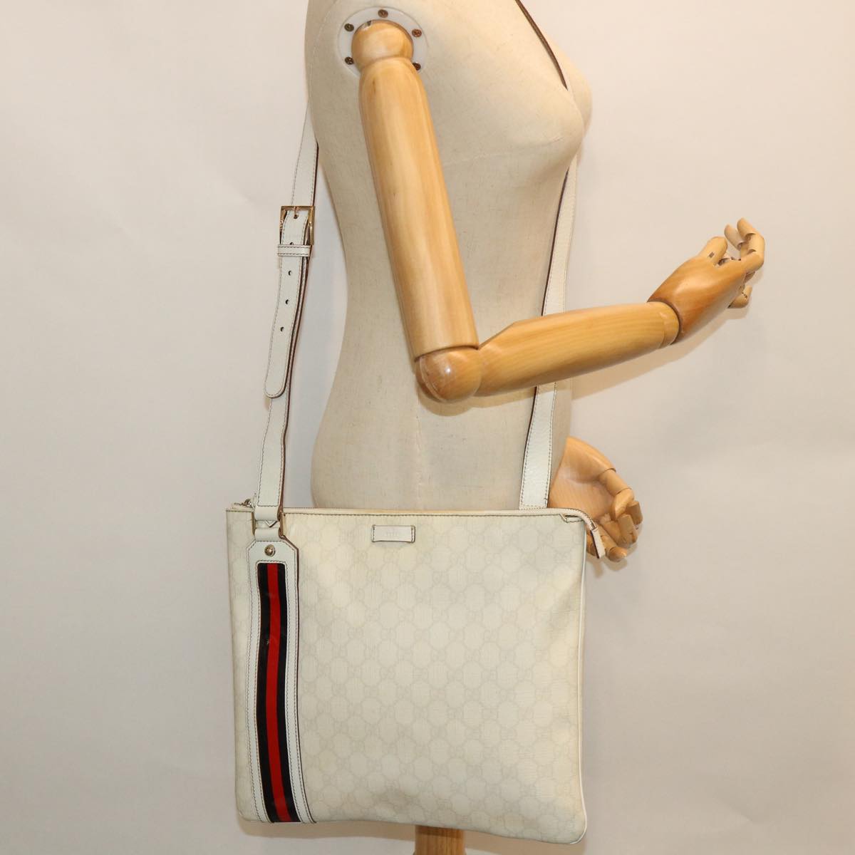 GUCCI GG Canvas Sherry Line Shoulder Bag White Red Navy 152608 yk8621