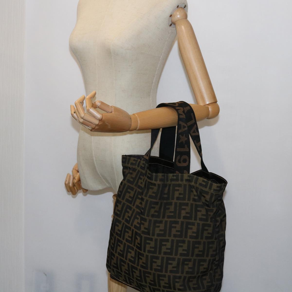FENDI Zucca Canvas Tote Bag Black Brown yk9026