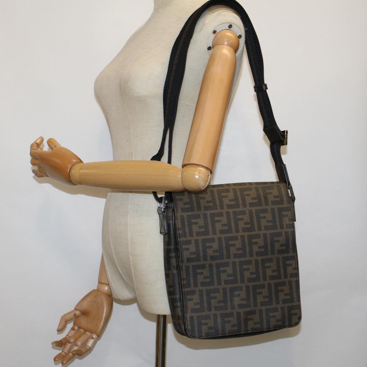 FENDI Zucca Canvas Shoulder Bag Black Brown yk9104