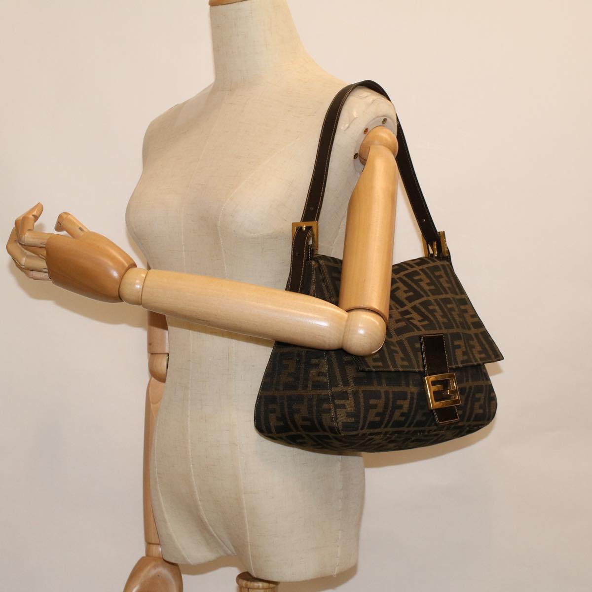 FENDI Zucca Canvas Mamma Baguette Shoulder Bag Brown yk9181