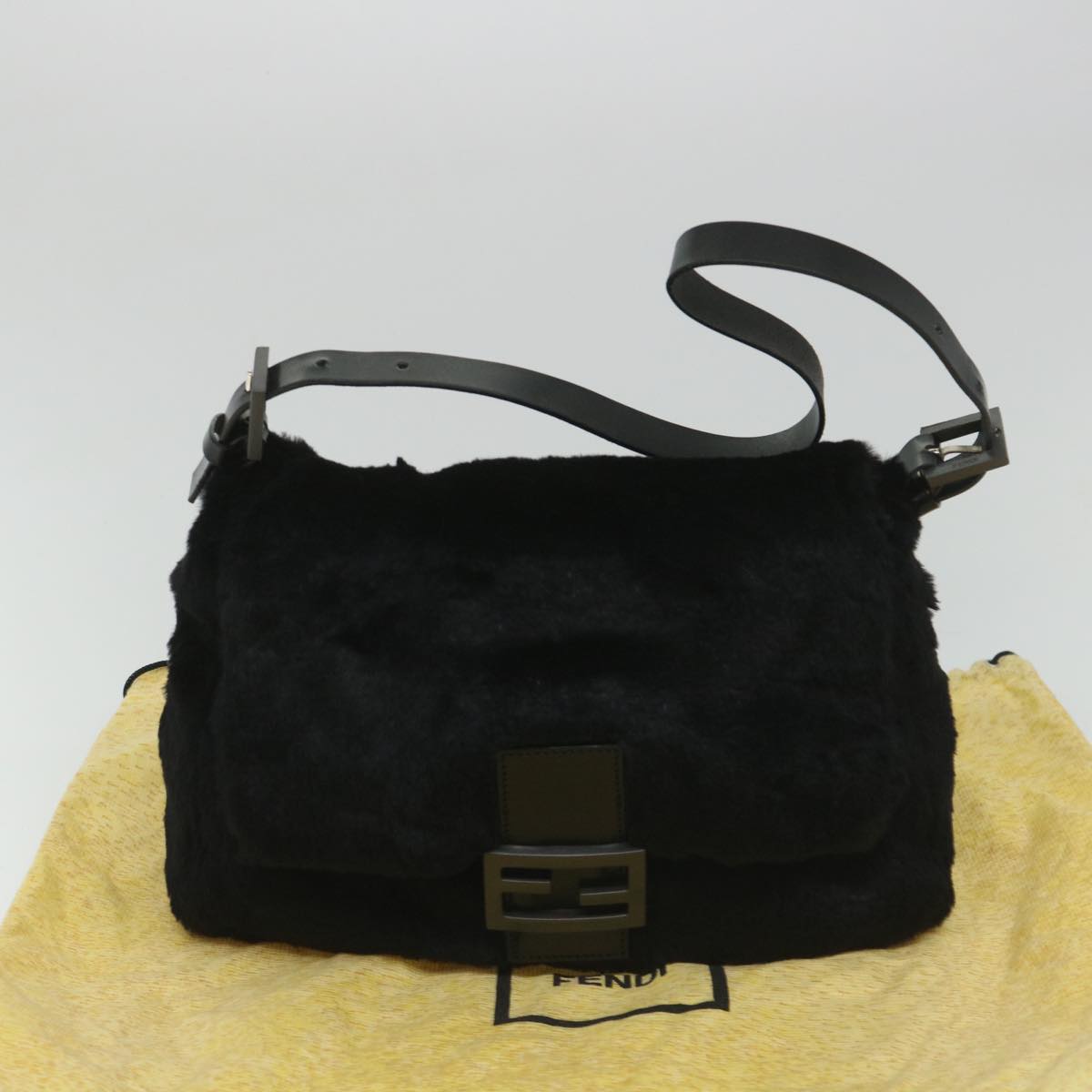 FENDI Mamma Baguette Shoulder Bag Fur Black yk9200