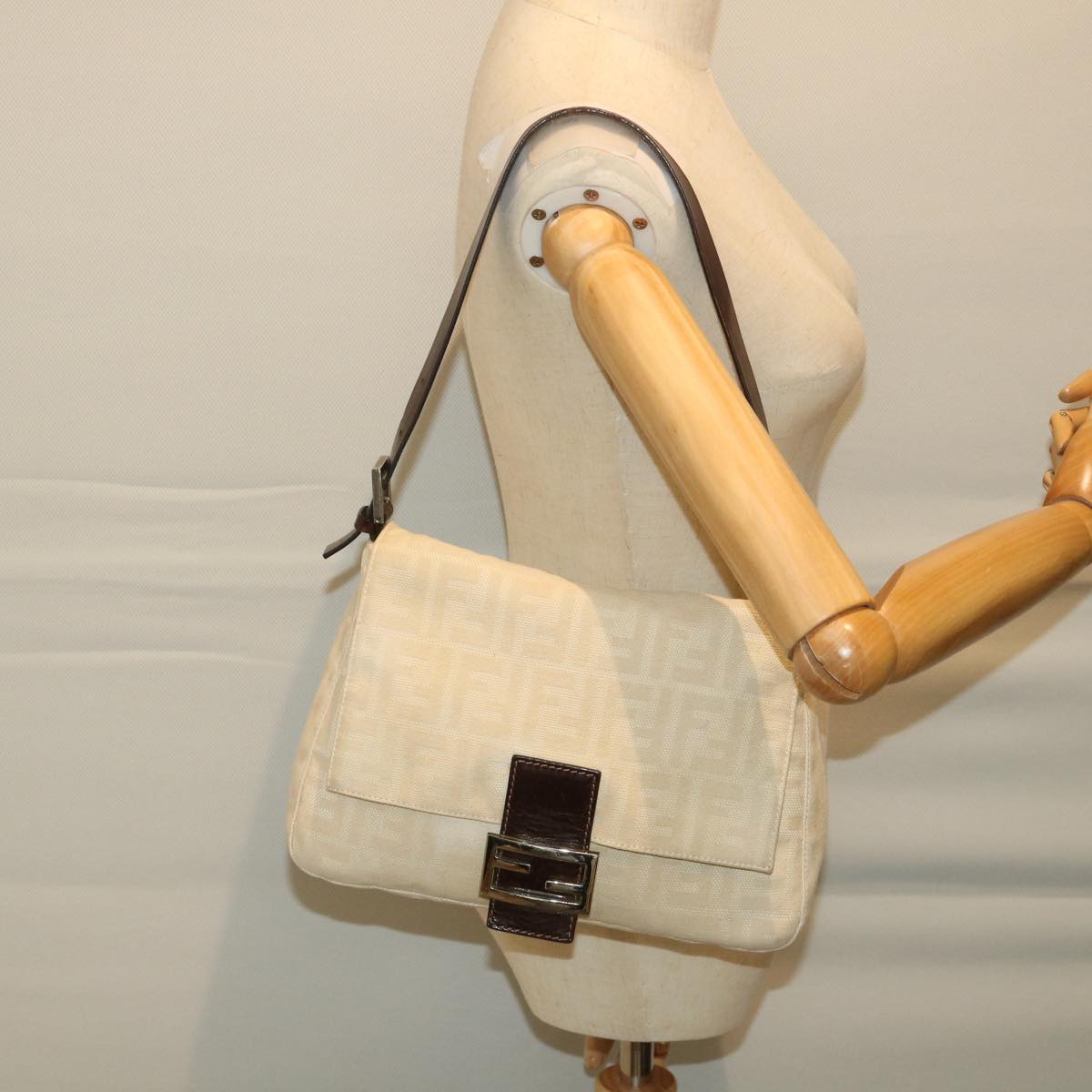 FENDI Zucca Canvas Mamma Baguette Shoulder Bag Beige yk9224