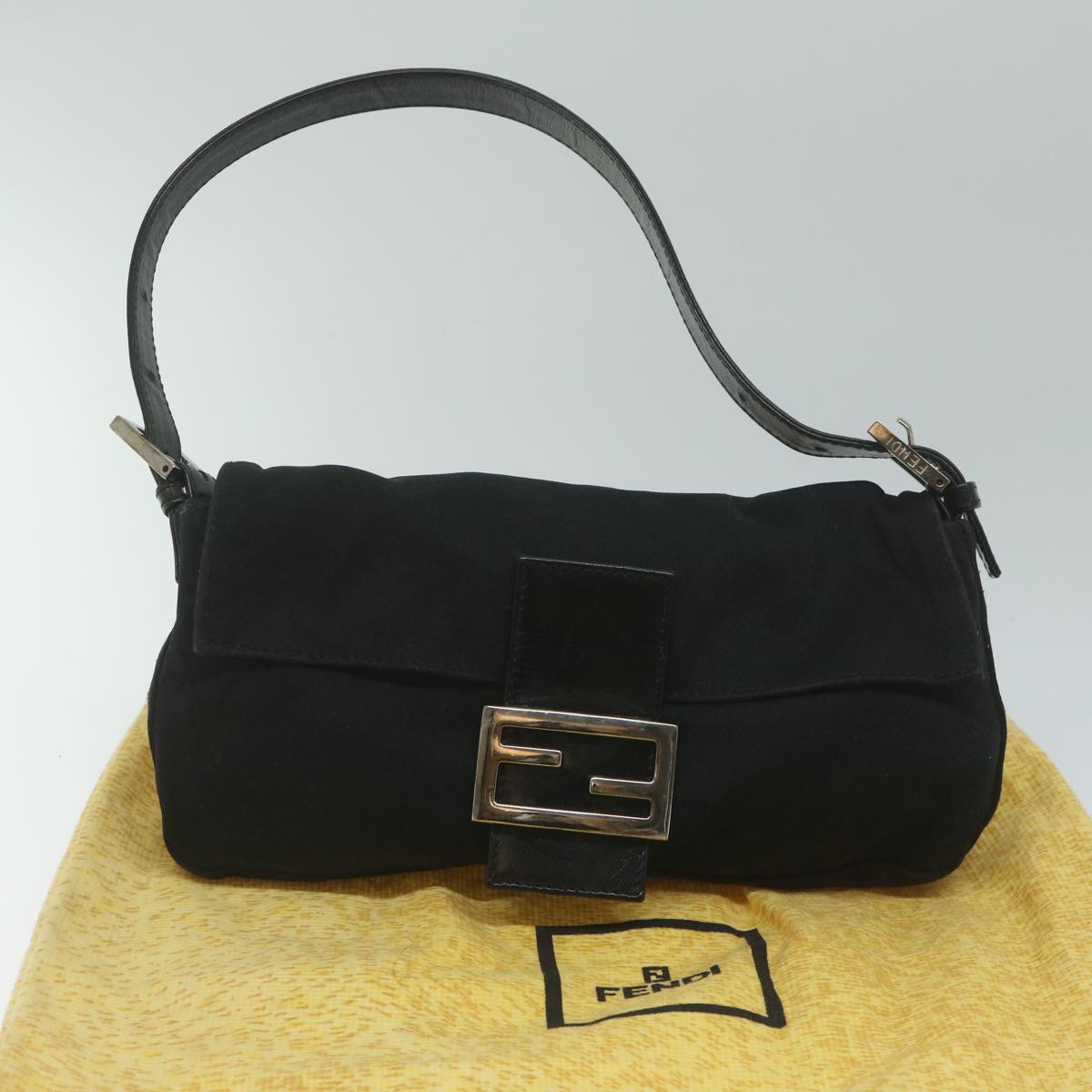 FENDI Mamma Baguette Shoulder Bag Nylon Black 2355 26424 008 yk9685